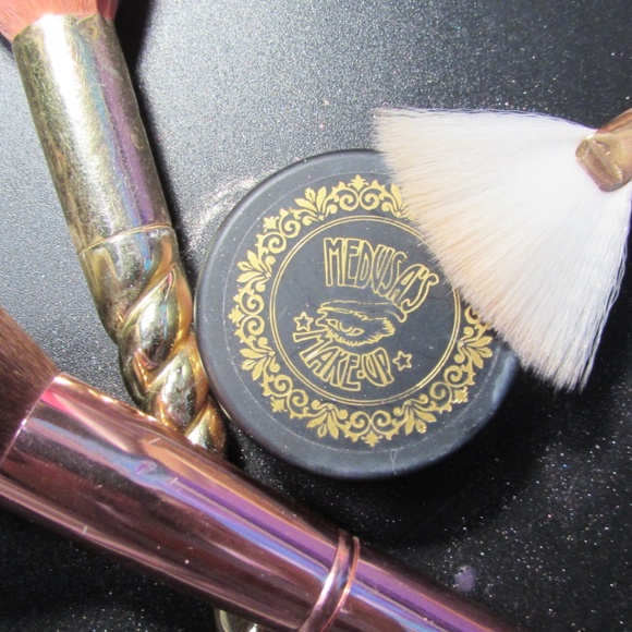 Medusa's Makeup Mineral Blush - Laser Beams - Picture 4 of 4